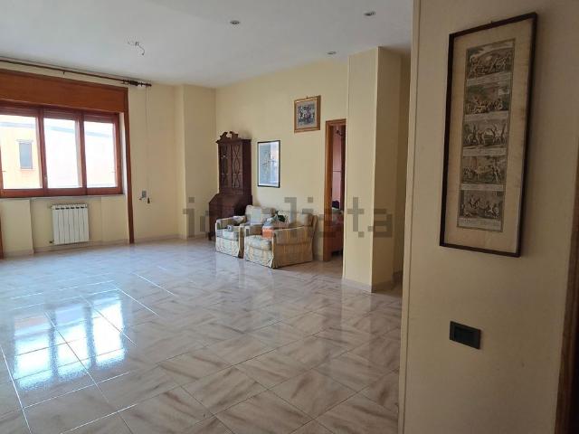 Appartamento in vendita a Salerno, Campania