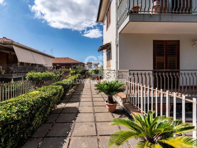 Appartamento in vendita a Aci Sant'antonio, Catania