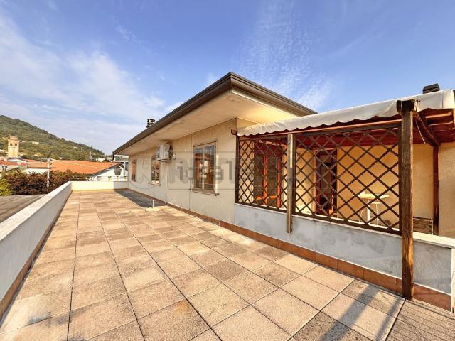 Appartamento in vendita a Castelgomberto, Veneto