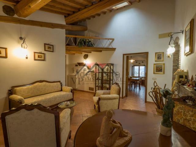 Appartamento in vendita a Larderello, Toscana