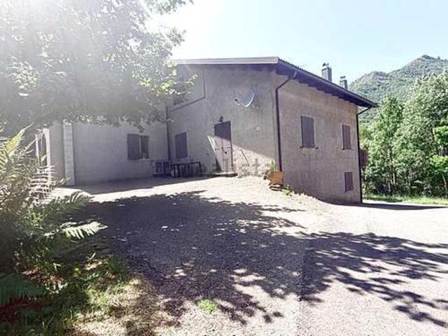 Appartamento in vendita a Unione dei comuni del Frignano, Fanano