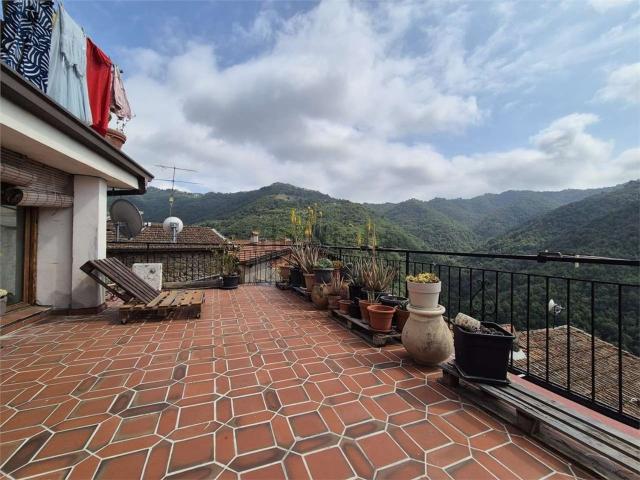 Appartamento in vendita a Apricale, Liguria