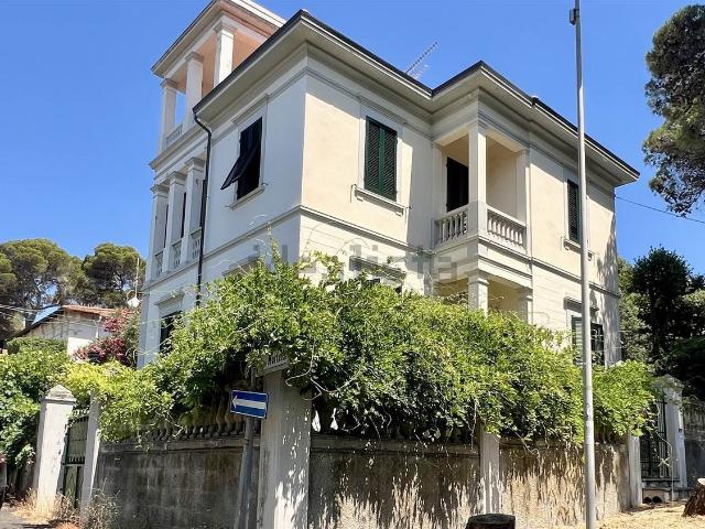 Appartamento in vendita a Quercianella, Livorno