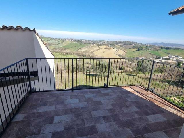 Appartamento in vendita a Piattoni, Marche
