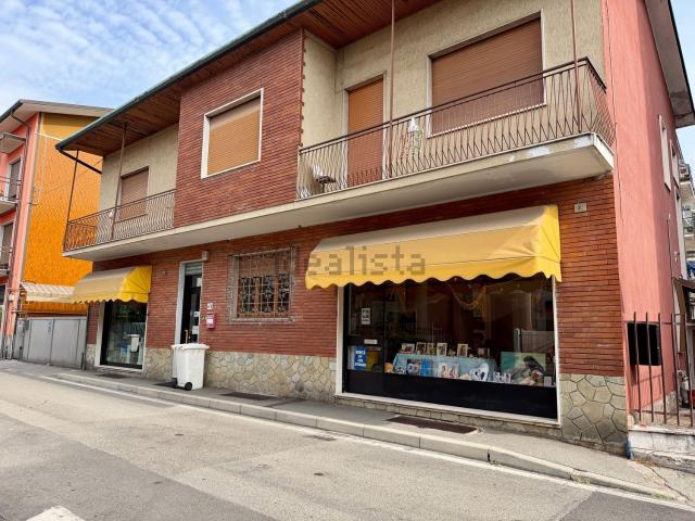 Appartamento in vendita a Limbiate, Lombardia