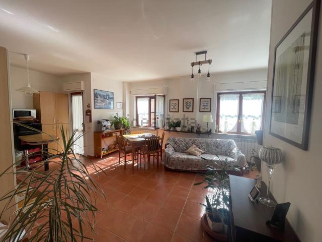 Appartamento in vendita a Lacugnano, Perugia