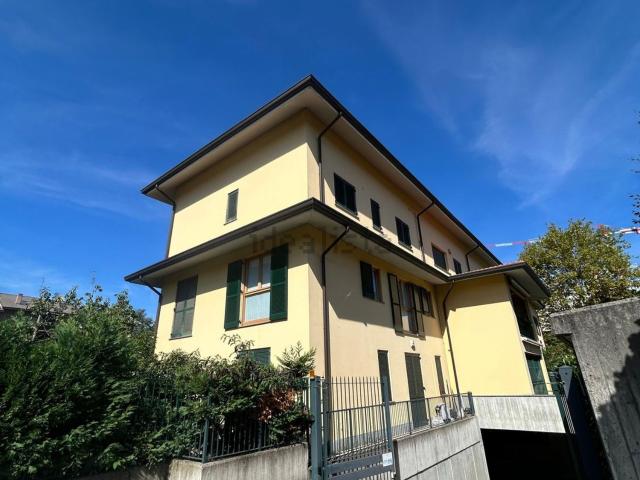 Appartamento in vendita a Cazzaniga, Monza
