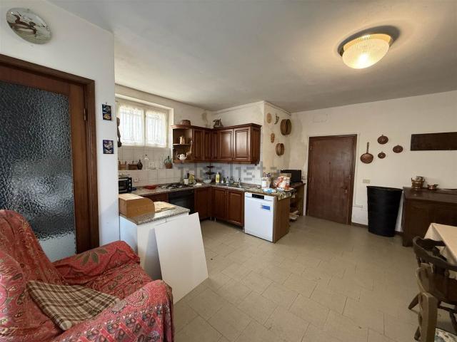 Appartamento in vendita a Lugagnano Val D'arda, Reggio Emilia