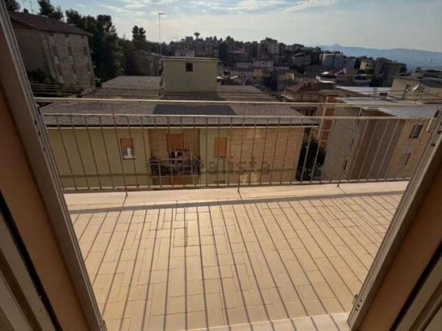 Appartamento in vendita a Tre Vie, Macerata
