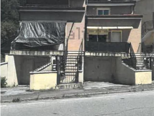 Appartamento in vendita a Fratte, Sassofeltrio