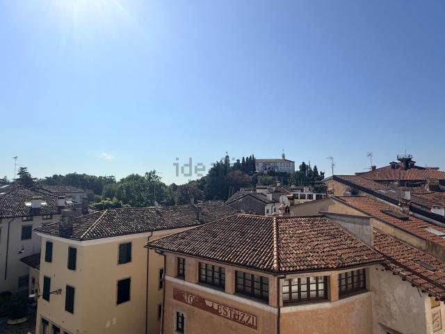 Attico in vendita a Borgo Gemona / Borc Glemone, Udine / Udin