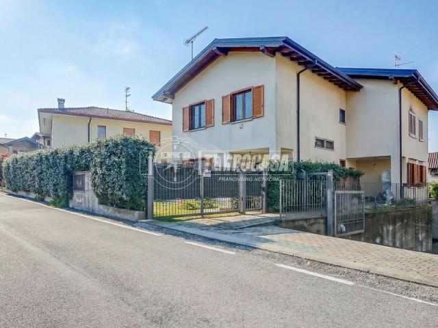 Appartamento in vendita a Cheglio, Taino