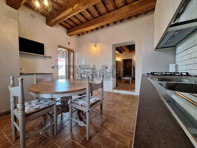 Appartamento in vendita a Bucine, Toscana