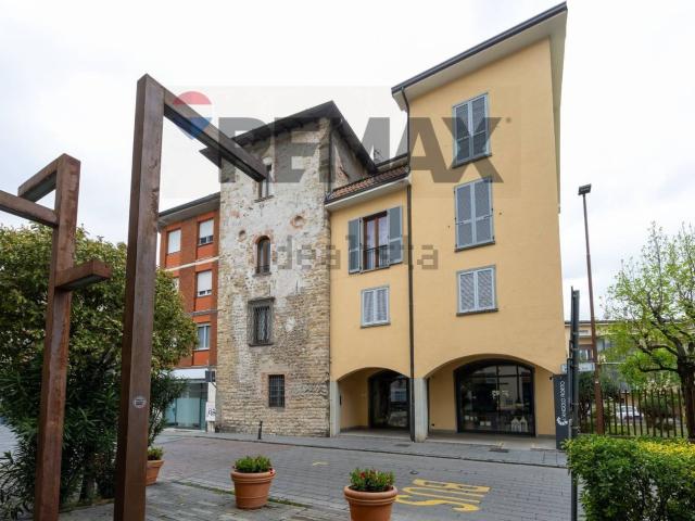 Appartamento in vendita a Curno, Lombardia