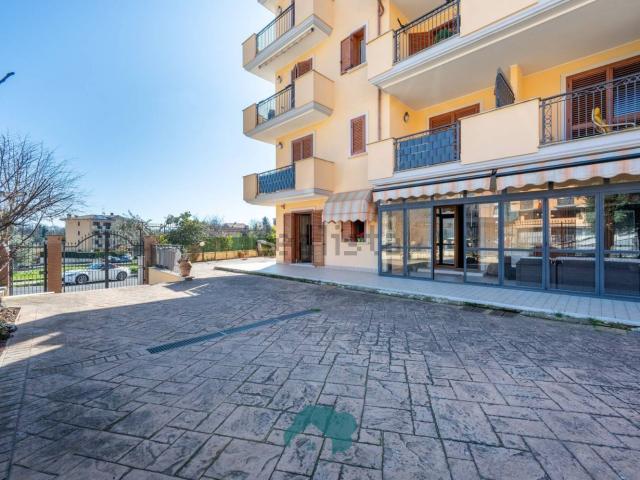 Appartamento in vendita a Colombella, Roma Capitale
