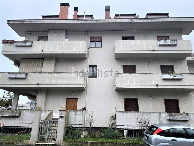 Appartamento in vendita a Brecciarolo, Marche