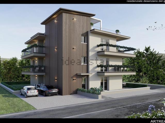 Attico in vendita a Desenzano Del Garda, Lombardia