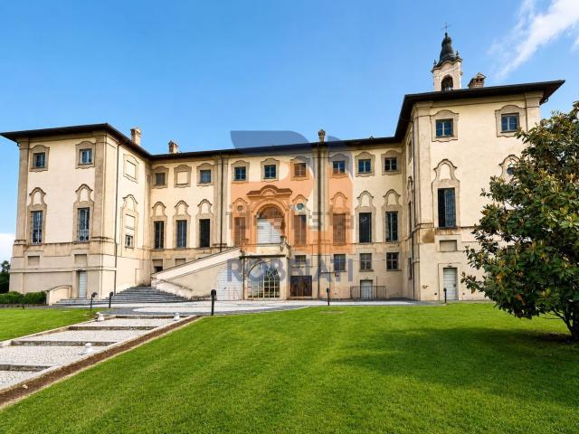 Appartamento in vendita a Cava Manara, Lombardia