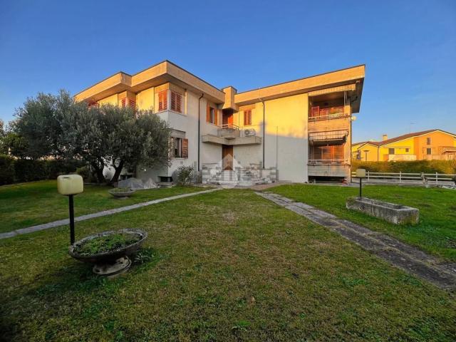 Appartamento in vendita a Colognola Ai Colli, Veneto
