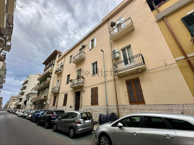 Appartamento in vendita a Calabria, Reggio Calabria