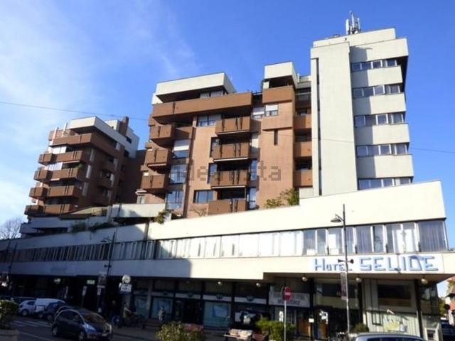 Appartamento in vendita a Piazza, Desio