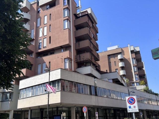 Appartamento in vendita a Piazza, Desio
