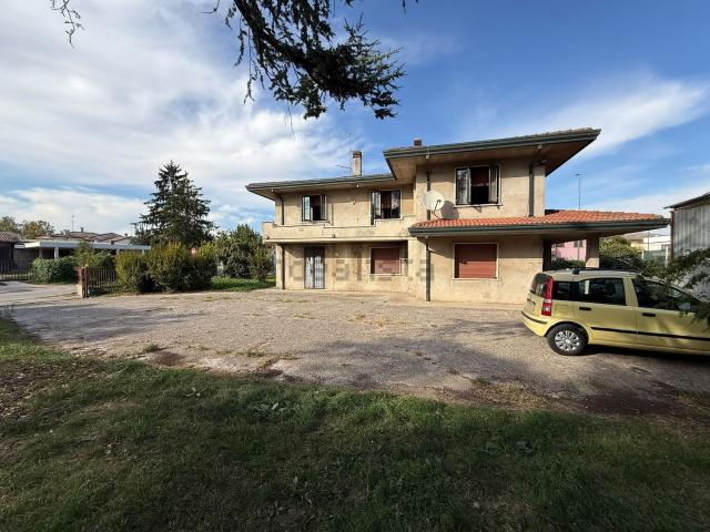 Appartamento in vendita a Bevilacqua, Verona