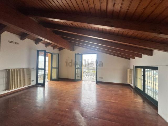 Attico in vendita a Cabiate, Lombardia