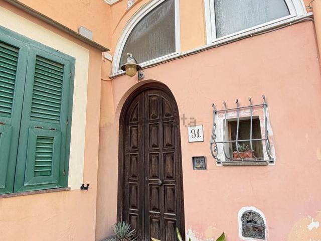 Appartamento in vendita a Corricella, Procida