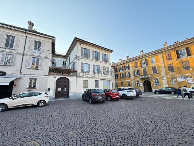 Appartamento in vendita a Pavia, Lombardia