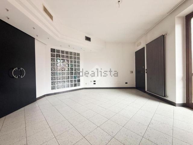 Appartamento in vendita a Cascina Santa Maria, Cislago