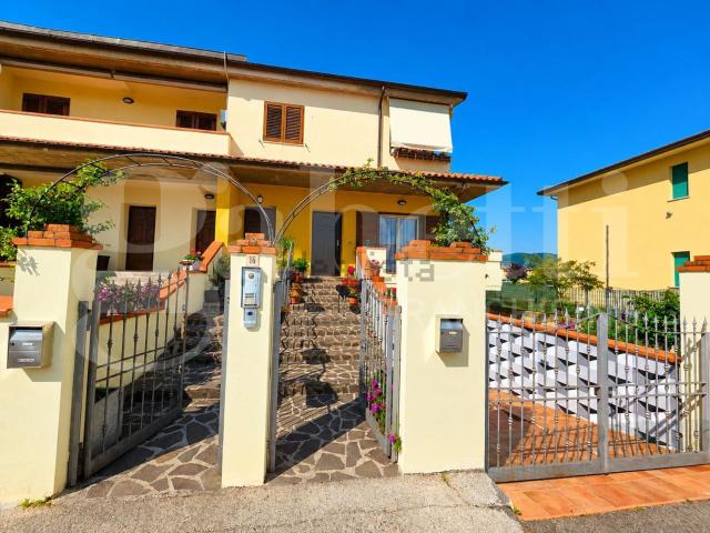 Appartamento in vendita a Assisi, Umbria