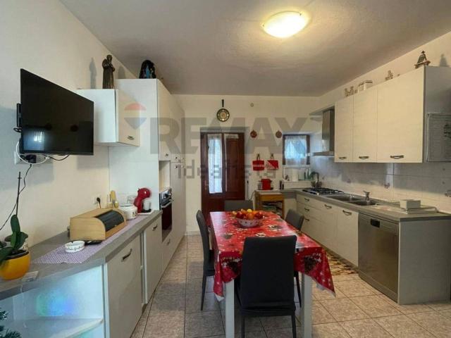 Appartamento in vendita a Comunità Montana Valli del Verbano, Luino