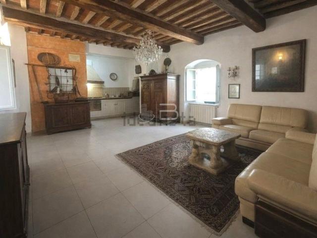 Appartamento in vendita a Prato, Montignoso