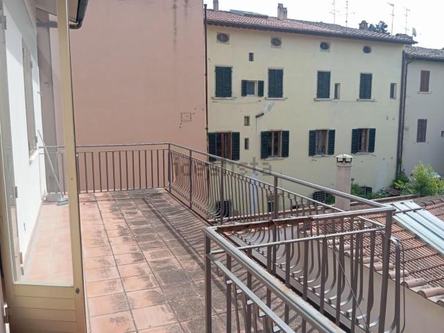 Appartamento in vendita a Centro, Poggibonsi