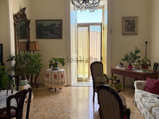 Appartamento in vendita a Portici, Campania