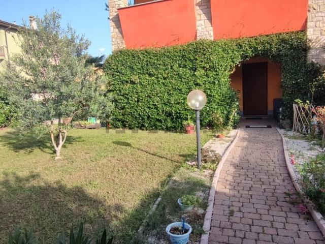 Appartamento in vendita a Lomagna