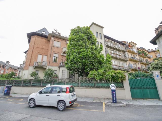 Appartamento in vendita a Circoscrizione 8, Piemonte