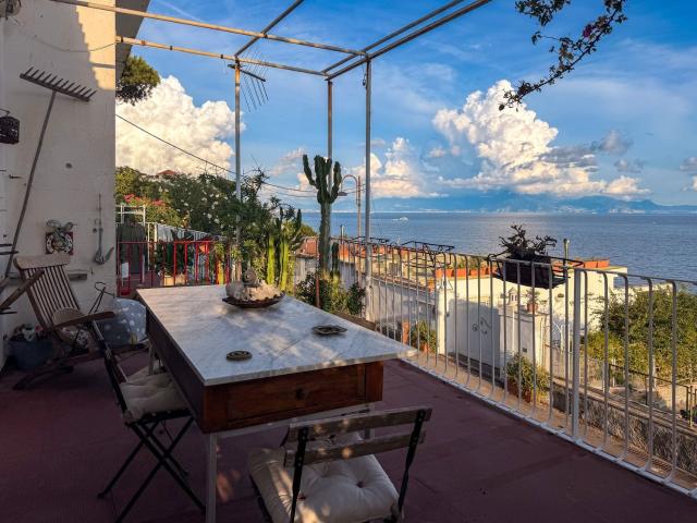 Appartamento in vendita a Posillipo, Napoli