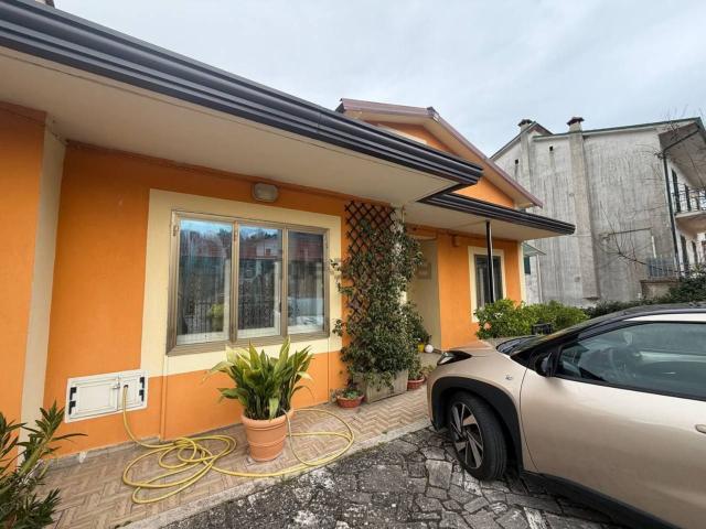 Appartamento in vendita a Campolattaro, Campania