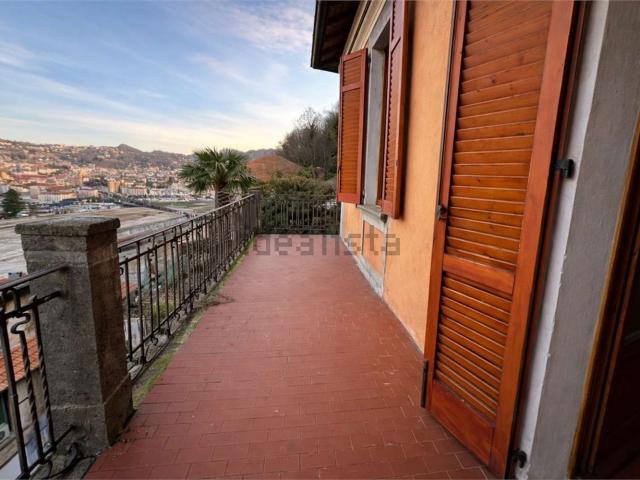 Appartamento in vendita a Como, Lombardia