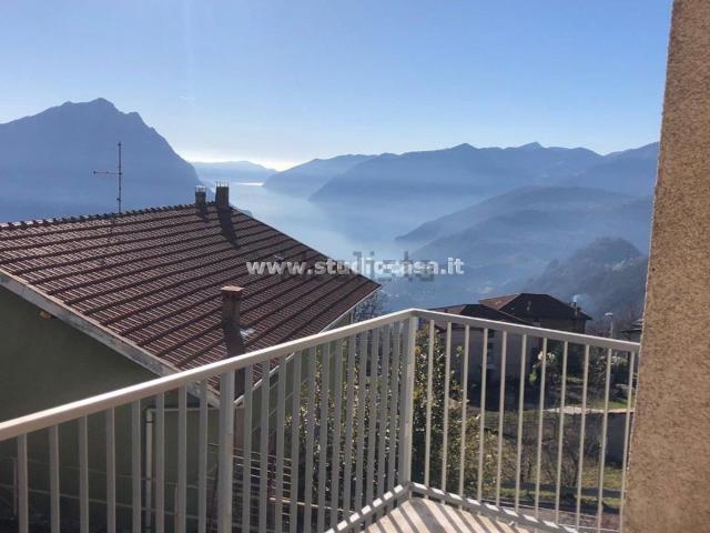 Appartamento in vendita a Costa Volpino, Lombardia
