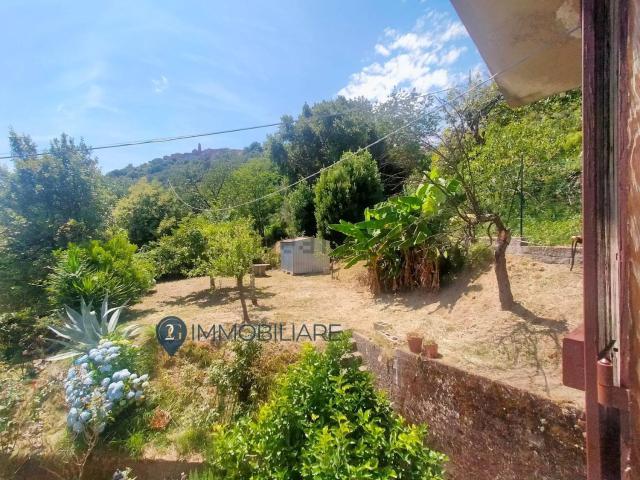 Appartamento in vendita a Follo, Liguria
