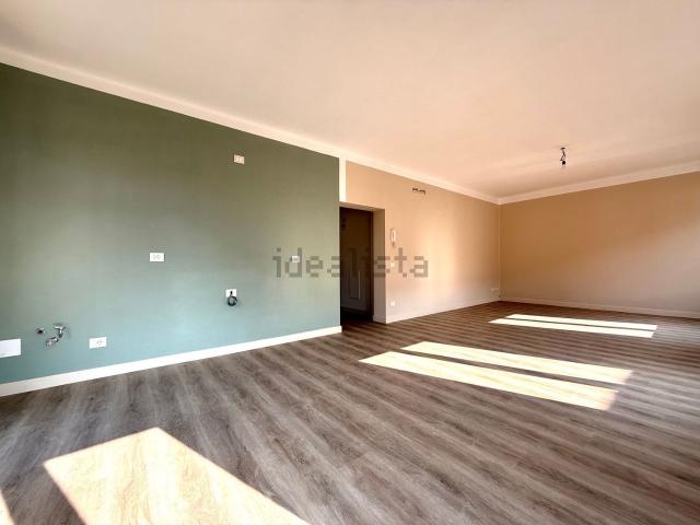 Appartamento in vendita a Lonato, Lombardia