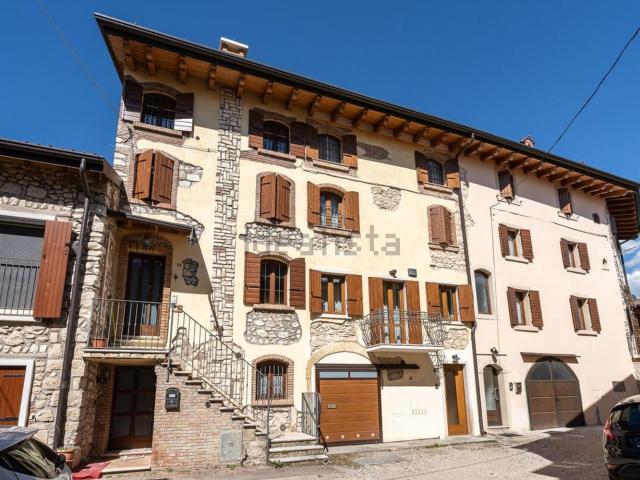 Appartamento in vendita a Negrar, Veneto