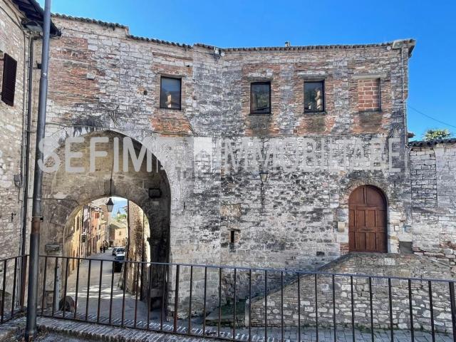 Appartamento in vendita a Gubbio, Umbria