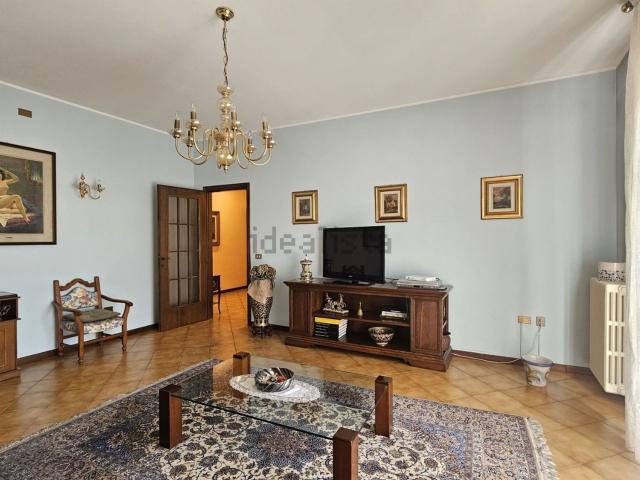 Appartamento in vendita a Treviglio, Lombardia