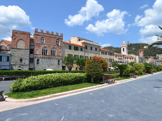 Appartamento in vendita a Noli, Savona