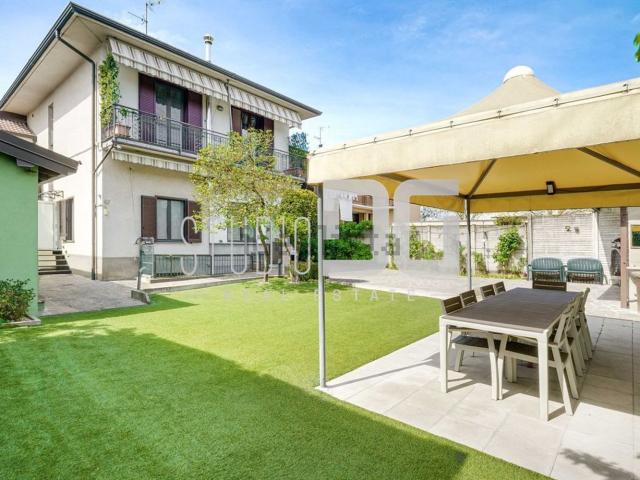 Appartamento in vendita a Cesano Maderno, Lombardia