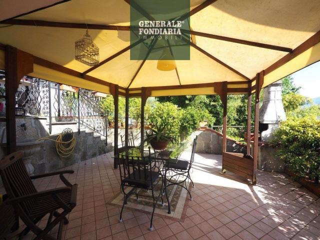 Appartamento in vendita a Follo, Liguria